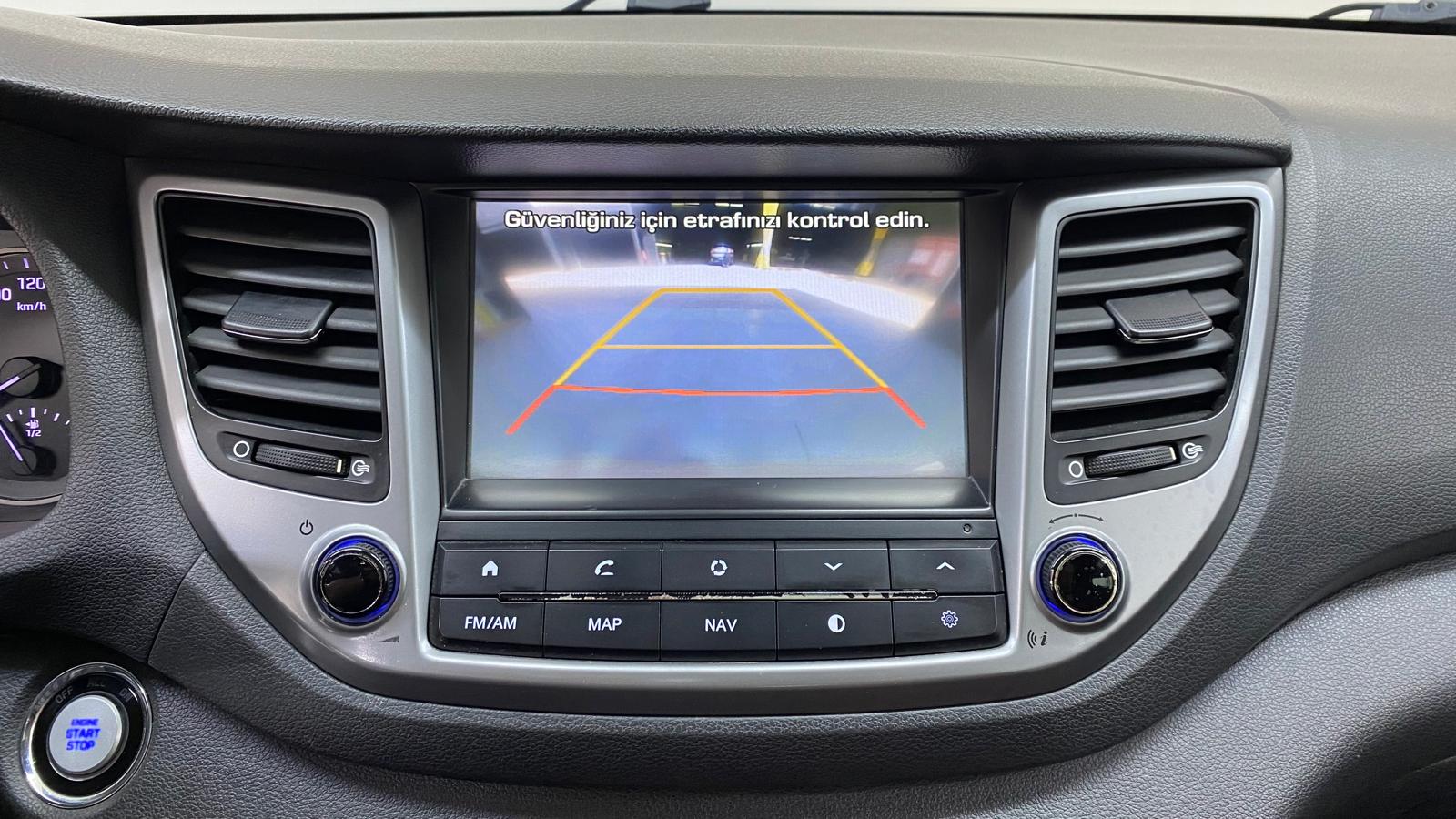 HYUNDAI TUCSON 16